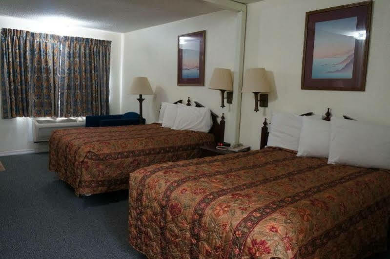 Ozark Inn & Suites Exterior foto
